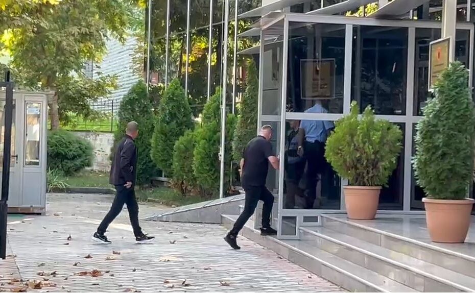 Vrasja e Egli Progës/ Shtyhet seanca në gjykatë për Denis Meçen dhe Leonidha Guçen 13 proga