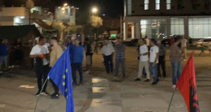 Vazhdon protesta në Divjakë/ 51 ditë rezistencë kundër hartës territoriale të propozuar nga PS: JO shkrirjes së Bashkisë 11 protesta divjakaaaaaaaaaaaaaaaaaaa