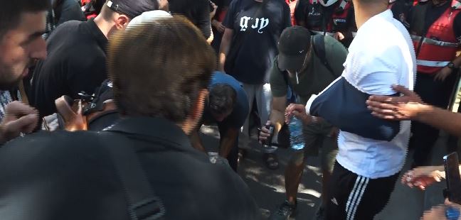 rrezohet protestuesi