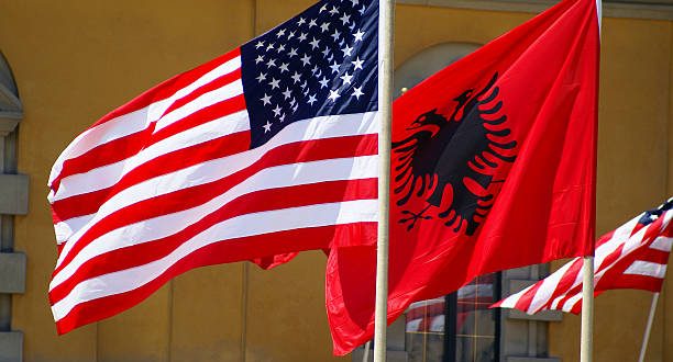 Politika e Uashingtonit për Ballkanin – Zv. Ndihmës Sekretari i Shtetit Lawton: Po punojmë për të goditur organizatat kriminale transnacionale në Shqipëri 5 shqiperiiii 1 1 1