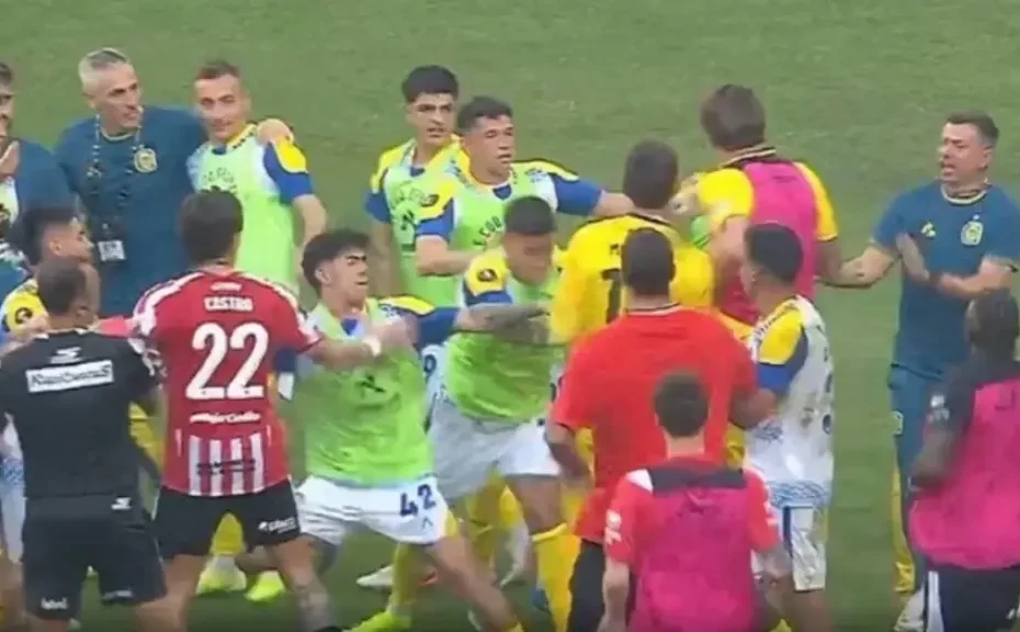 Skandal në Superkupën argjentinase/ Estudiantes-Rosario Central mbyllet me sherr mes skuadrave 12 superkupa argjentine hd 1 1024x576