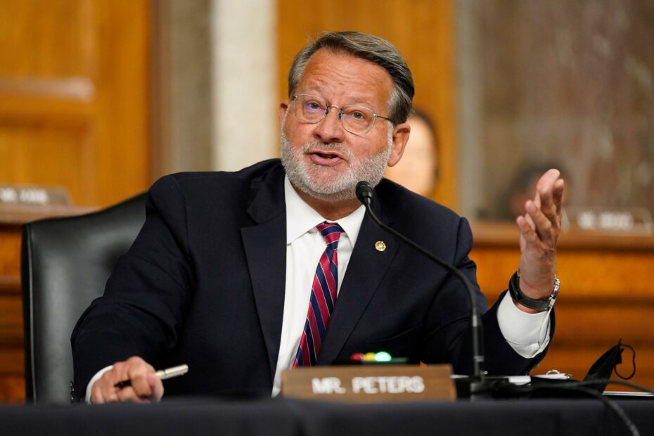 211012123103 sen gary peters 0928 scaled