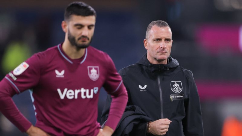 U dëmtua gjatë fundjavës, ish trajneri i Burnley ngre shqetësimin për sulmuesin e Kombëtares 6 800 0 3f81a6a2c48d9d2a4e74bda6a6ad4676
