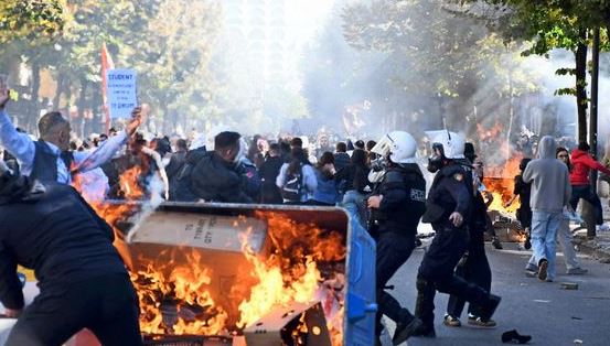 “Përshkallëzohet protesta e studentëve në Shqipëri”/ Media gjermane, DerStandard: Kërkohet dorëheqja e Ramës! 1 Capture 245