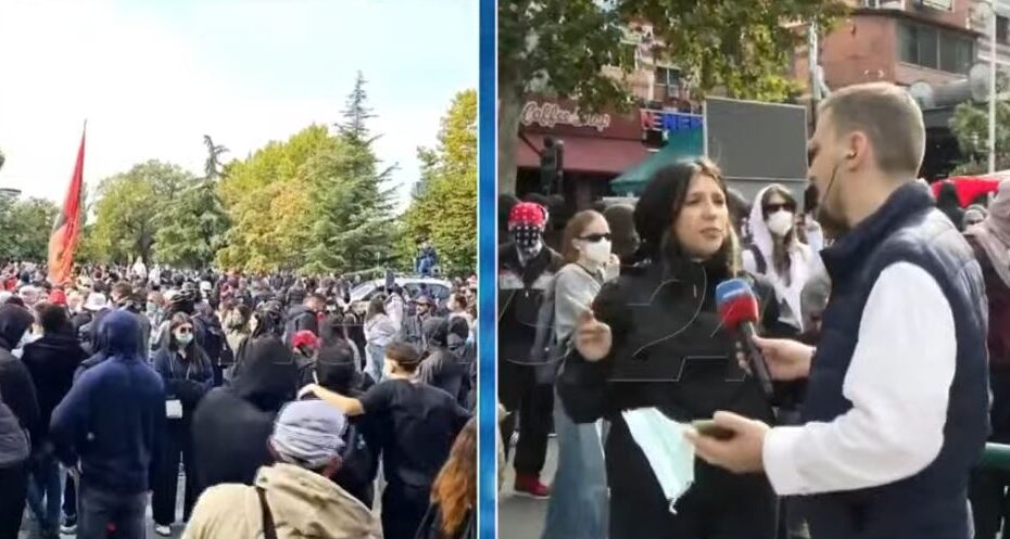 Protesta para Kuvendit! “Boll duruam, policia urdhër nga Rama për të na dhunuar! Studentja për News24: Shqipëria është e jona, e vendos rinia se si do të jetë! 15 Capture 276