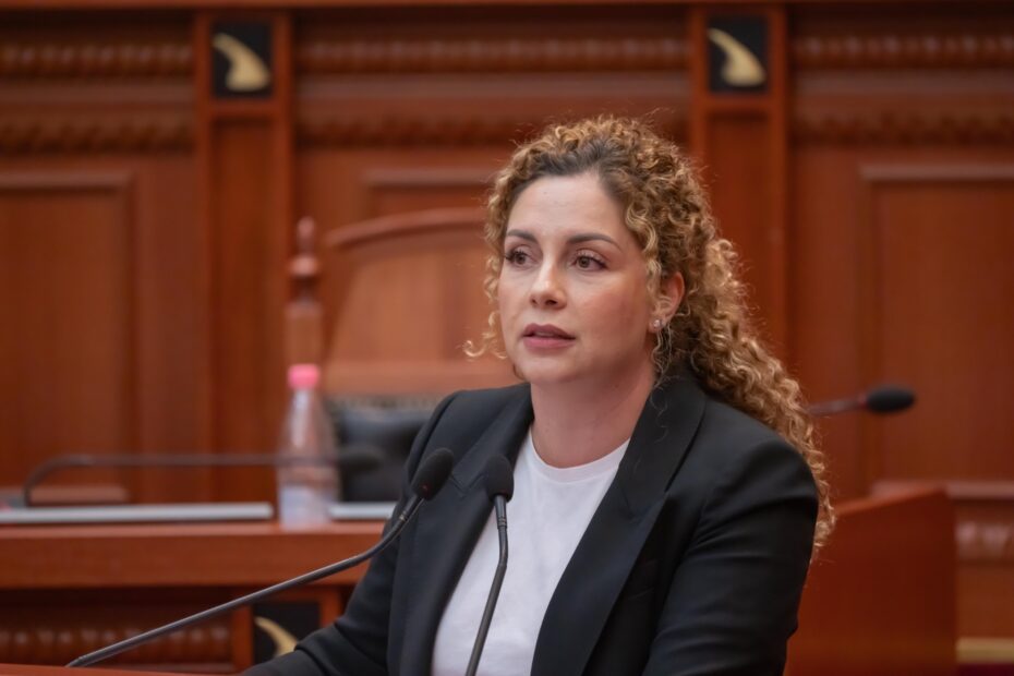 Ekskluzive/ Ish-ministrja e Mbrojtjes, Olta Xhaçka, zyrtarisht nën hetim nga SPAK për korrupsion dhe pastrim parash 11 Olta Xhacka