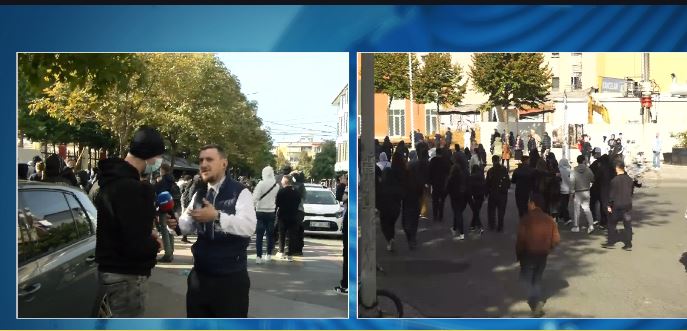 “Do të jetoj në Shqipëri vetëm nëse ikën Rama!”/ Protestë nga të gjitha anët e Tiranës, gjimnazisti: Do t’a djegim Parlamentin! 15 PERTESTUESII