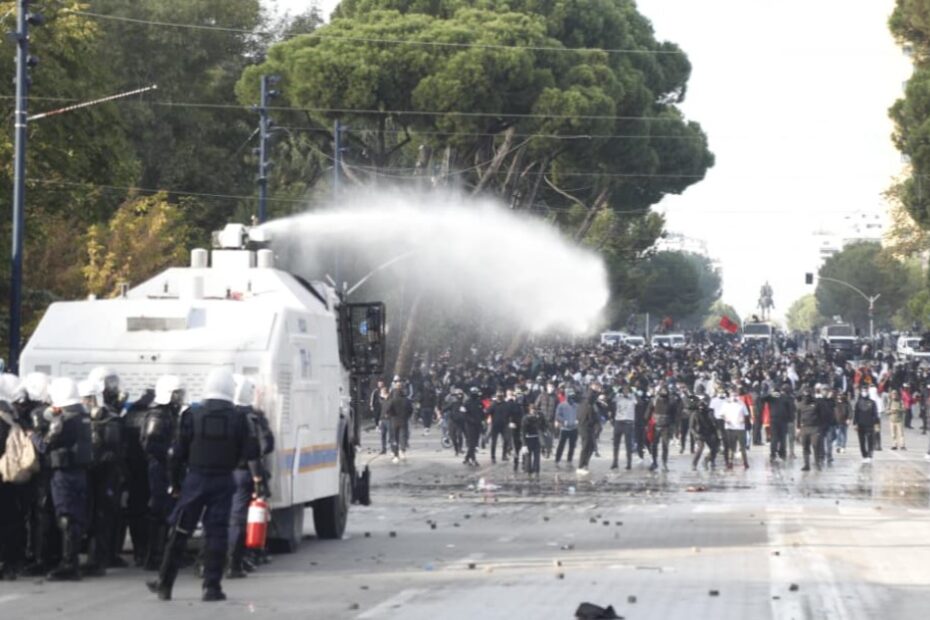 Protesta 24 tetor2