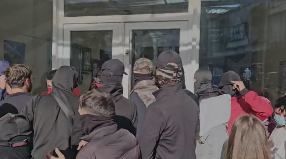 “Bojkotoni mësimin”, “Rama jep dorëheqjen”, shpërthen revolta e rinisë në Shkodër 8 SHKDIER PERPLASJE