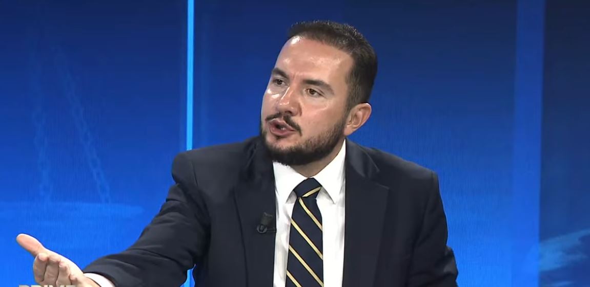 Salianji plas përgjimin  Nushi që doli sot manipuloi për armët e protestuesve  është kapur në manipulim më parë