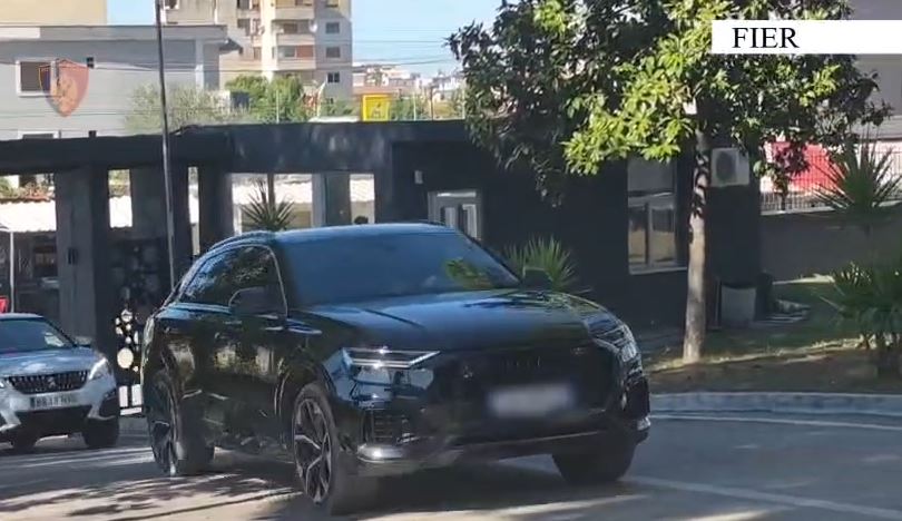Me heroinë dhe kokainë gati për shitje pranë shkollës në Lushnjë, arrestohet 31-vjeçari, sekuestrohet “Audi SQ8” me vlerë 50 mijë euro 15 audi