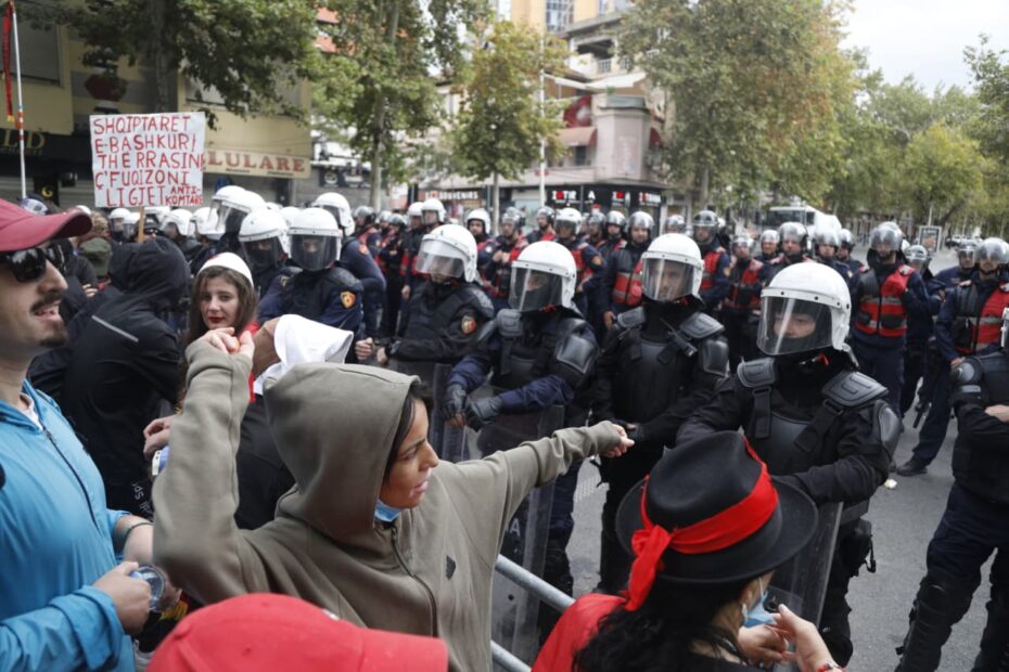 Protesta te Kuvendi, arrestohet një person, 7 të tjerë procedohen në gjendje të lirë 2 dd16856a ce6d 4cff 91d7 d9142c436f7c