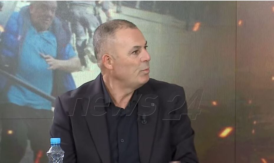 “Edhe armiku nuk e bën këtë!”, Asllan Dogjani shpërthen ndaj policisë: Dhuna ndaj protestuesve e ndezi më shumë revoltën 9 dogjanii 4