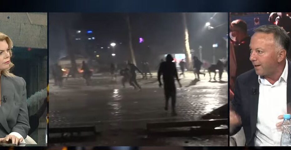 “Po veprojnë si banditë, rrëmbejnë dhe dhunojnë kalimtarë”, gazetari Ferdinand Dervishi: Janë vënë përpara skalionet e policisë politike, i çojnë të ndaluarit në komisariate dhe… 6 fredi