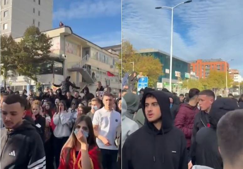 “Pas flamurit të gjithë”, gjimnazistët e Kamzës bojkotojnë mësimin: Revolucion. Pengohen nga policia që të vinë në Tiranë 9 kamza ne sehhs