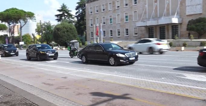 mberrin ne tirane min i izaelit
