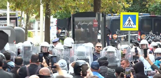 plas te protesta a