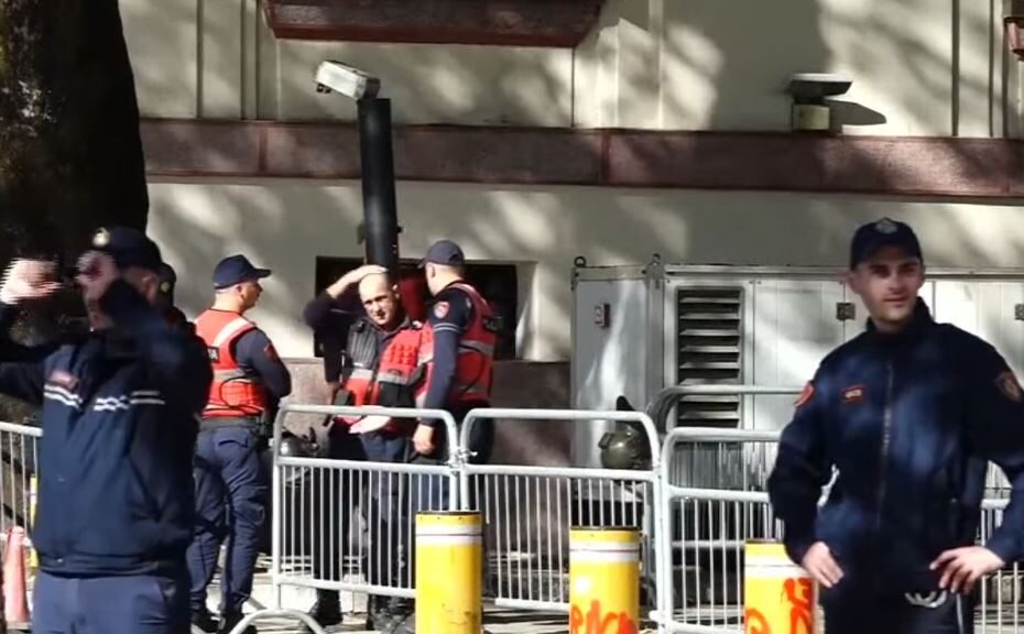 policiaaaaaaaaaa