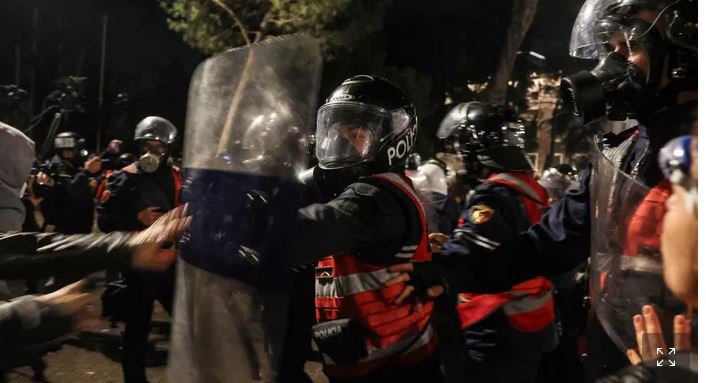 protesta ne Tirane1
