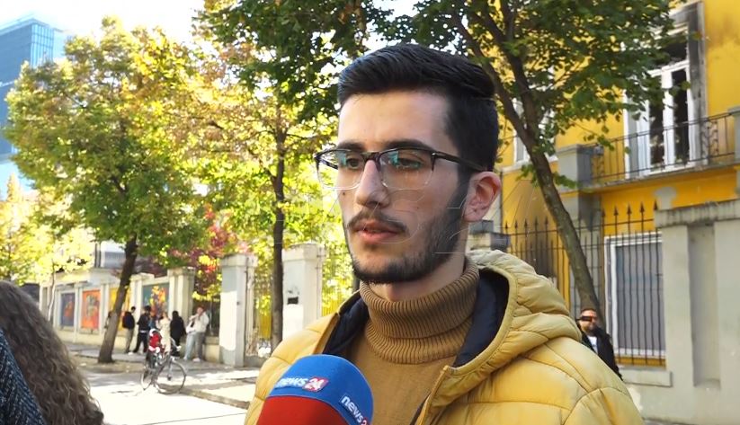 “Masat e paralajmëruara nga Rama, lëvizjet e fundit të një diktatori”/ Studenti nga protesta: Nuk ka dialog, kërkojmë dorëheqjen e kryeministrit dhe një qeveri tranzitore 10 studenti 9