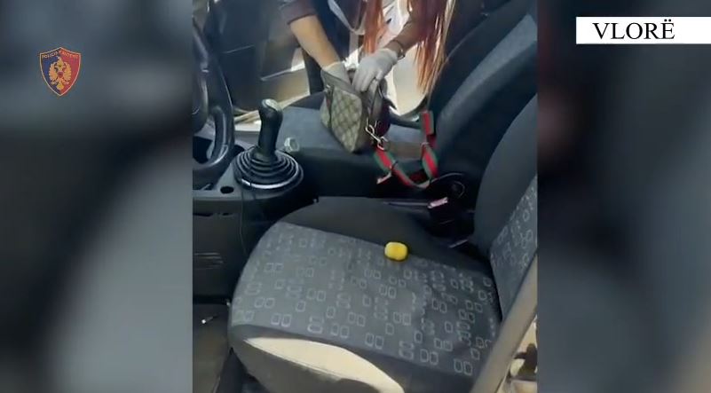 Kapen me doza kokaine dhe kanabisi pranë një shkolle, arrestohet 17-vjeçari, procedohet një tjetër 5 vlore